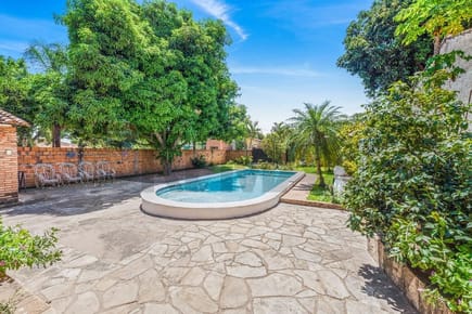 VENDO CASA CON PISCINA EN SAN BERNARDINO