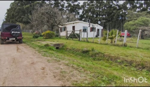 Estupenda casa en maravilloso terreno de 2000 m2. sobre ruta 103