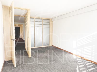 Amplia, Renovada, Luminosa Y Vista Sobre 18 De Julio Cordón