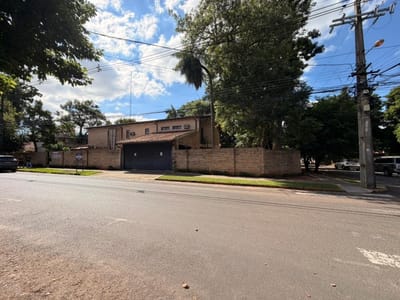 Casa En Esquina Sobre Moises Bertoni  - 850m2 Construidos - 5 suites