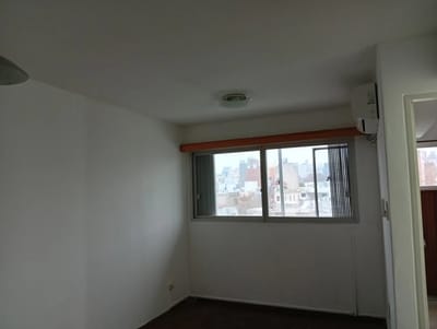 ALQUILER EN EL CENTRO DE 1 DORMITORIO EN PISO ALTO AL FRENTE, TERRAZA LAVADERO, GASTOS COMUNES BAJOS