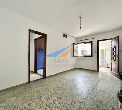 Alquiler Apartamento tipo Casa en P. H. 1 Dormitorio en Sayago!
