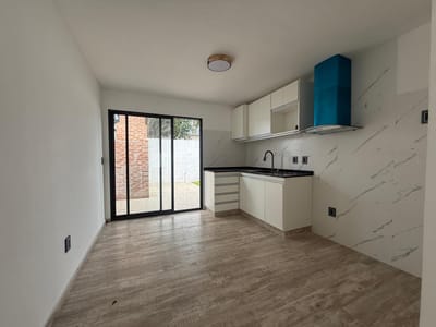 VENTA CASA 3 DORMITORIOS EN LOMAS DE SOLYMAR, CIUDAD DE LA COSTA
