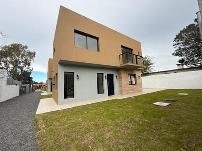 VENTA CASA 3 DORMITORIOS, A ESTRENAR. LOMAS DE SOLYMAR SUR.