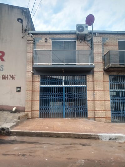 Alquilo Salón Comercial en CDE