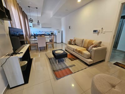 ¡EXCELENTE INVERSIÓN! Departamento amoblado y equipado de un dormitorio en KM 8,5 CDE, ideal para estudiantes por su cercanía a la universidad.