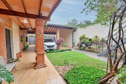 VENDO HERMOSA RESIDENCIA EN VILLA MORRA