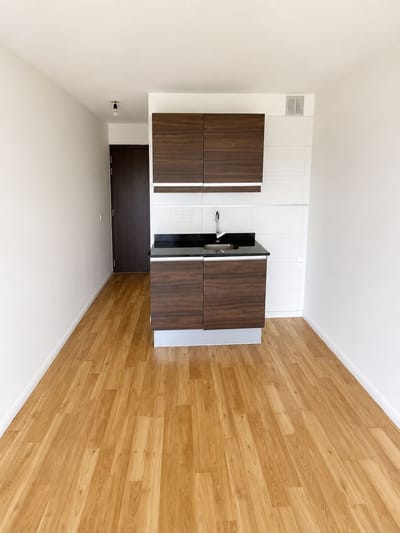 MONOAMBIENTE EN VENTA AL FRENTE CON BALCÓN