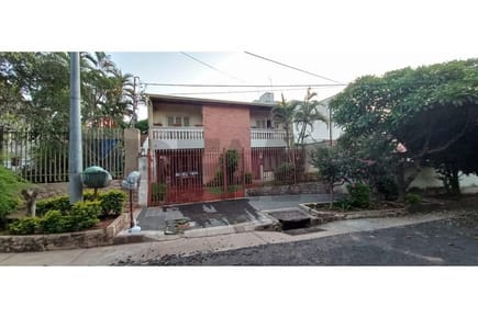 En Venta Propiedad en Barrio Bernanrdino Caballero
