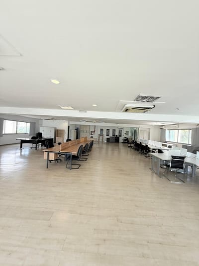 ALQUILO OFICINA CORPORATIVA 330 MT2