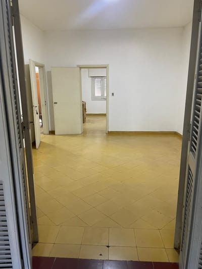 ALQUILO AMPLIA CASA PARA COMERCIO, OFICINAS O CONSULTORIO EN EL CENTRO DE ASUNCION