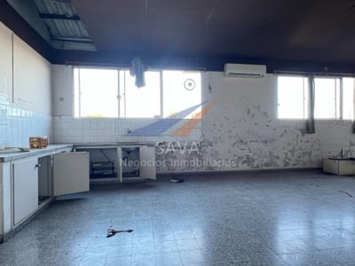 Alquiler Oficinas 400 m² en Malvín Norte! Complejo Industrial.