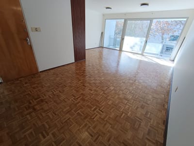 HERMOSA PLANTA!! 3 Dormitorios, 3 Baños, Estar, Garage. AMBIENTES AMPLIOS. MUY CÓMODO. A METROS DE LA RAMBLA, EN EL CORAZÓN DE POCITOS