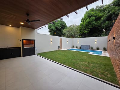Alquilo Duplex a estrenar con piscina en Bo. Villa Adela, Luque.