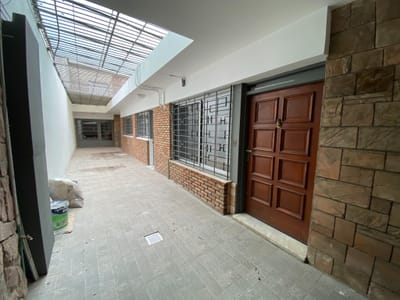 Casa En Alquiler Parque Batlle 3 Dormitorios + Apartamento + Barbacoa + 3 Cocheras