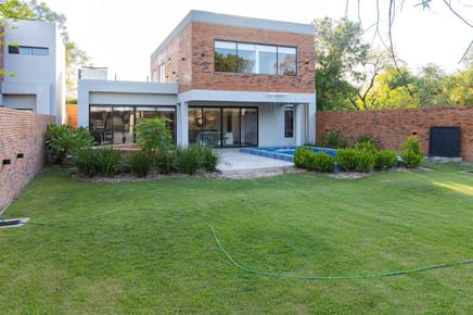 Exclusiva Casa en Venta en San Bernardino: Lujo y Confort en la Prestigiosa Zona Hotel Los Alpes