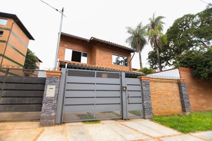 Alquilo Duplex con patio en Bo.Recoleta.