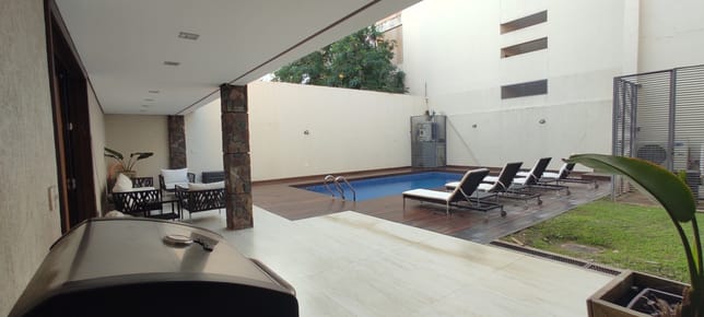 EN ALQUILER: AMPLIA CASA ZONA COLEGIO AMERICANO 5.500 $