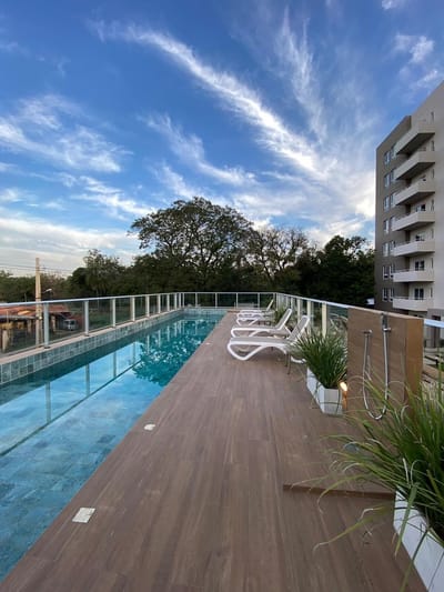 HERMOSO DEPARTAMENTO AMOBLADO Y EQUIPADO 100% A 10 MINUTOS DEL EJE CORPORATIVO!!!