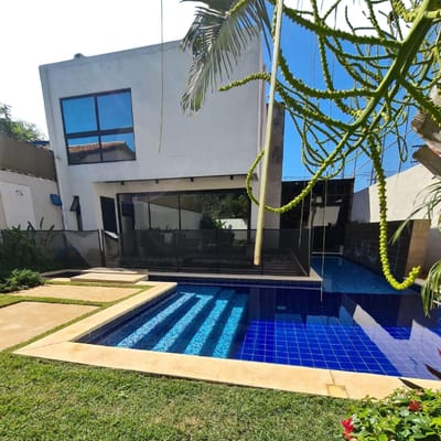 Vendo residencia zona Laguna Grande.