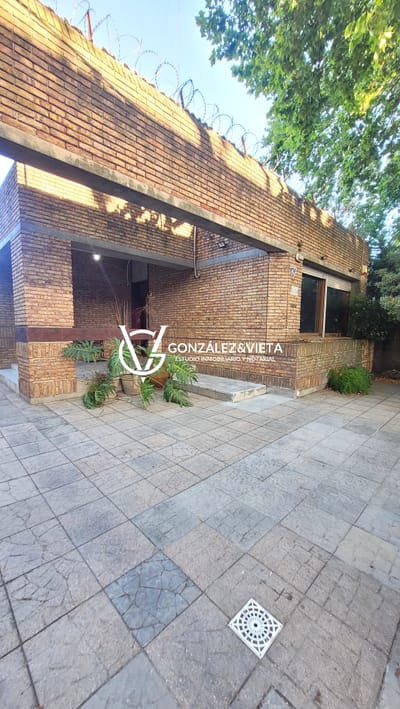 Casa Venta 4 Dormitorios 2 Baños Prado Piscina Barbacoa