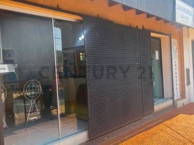 En venta Casa con 2 locales comerciales Barrio Mburucuyá