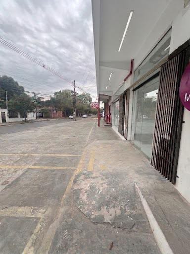Alquilo local o Salón comercial sobre Chóferes del Chaco Recoleta Asuncion