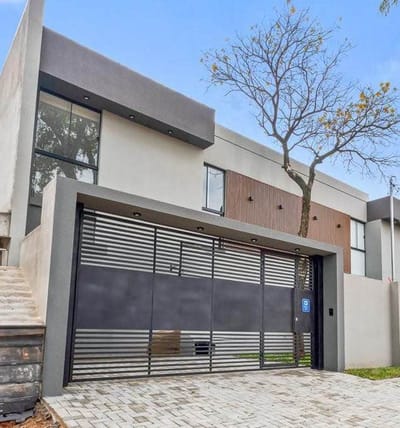 ? *EN VENTA Dúplex de lujo* - JARDIN DE ORO *- Zona Madero*