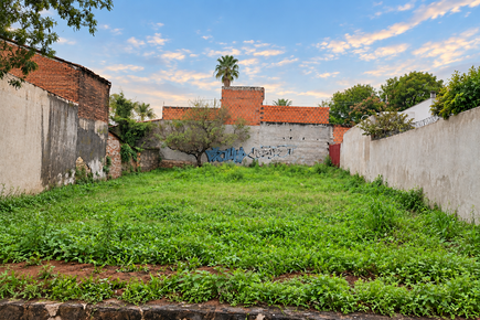 Vendo para Inversión Terreno en Luque - Segundo Barrio