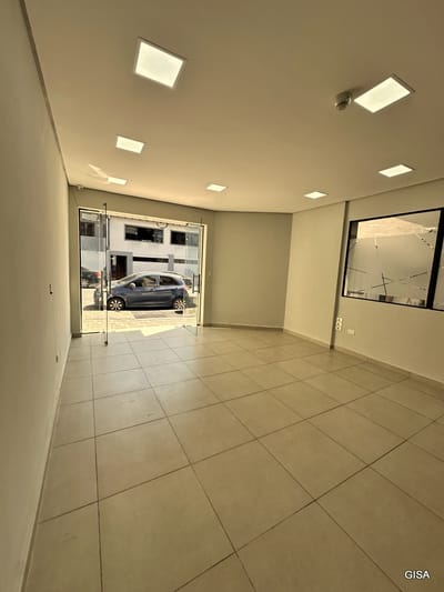 SALON COMERCIAL EN ALQUILER ZONA CENTRICA A50-08-3
