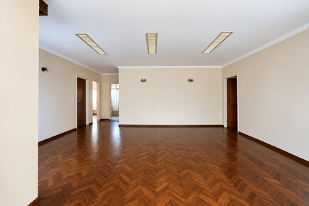 Vendo Casa de 4 Dormitorios en Barrio Las Lomas