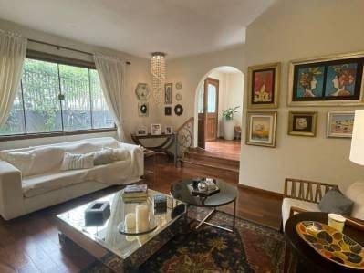 VENTA de hermosa y amplia Vivienda en Fdo de la Mora ZN