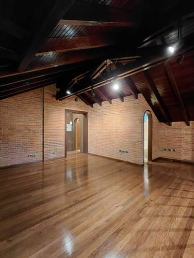 EN ALQUILER: HERMOSA CASA PARA USO COMERCIAL 5000 $