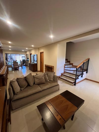 EN VENTA DUPLEX DE LUJO AMOBLADO EN BARRIO SAN MIGUEL, ZONA CLUB OLIMPIA