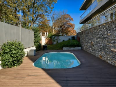 San Marino. Planta Baja con jardin y piscina. 3 dorms + servicio.