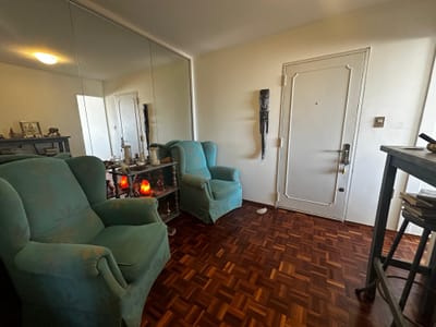 Apartamento En Alquiler De 2 Dormitorios En Parque Batlle Muy Luminoso Y Con Excelentes Servicios