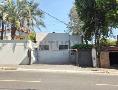 EN ALQUILER - CASA SEMI AMOBLADA PARA OFICINA SOBRE LA AVDA. GENERAL SANTOS