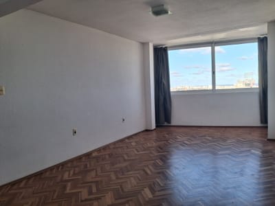 Alquiler Apartamento Albo y Avenida Italia 1 dormitorio Living grande Opción garaje Portero Amplio