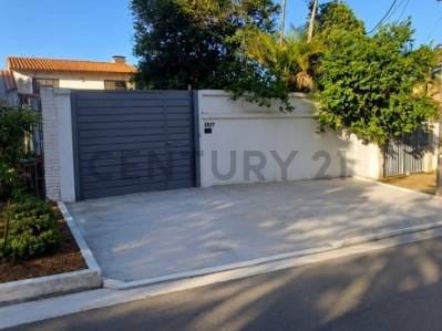 EN VENTA Residencia con alto potencial en Barrio Sajonia