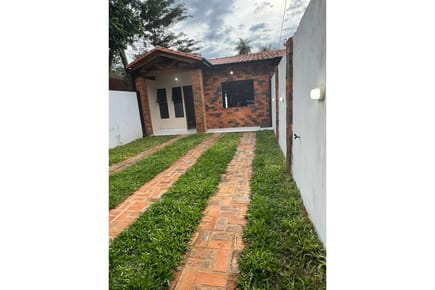 VENDO CHALET A ESTRENAR EN ÑEMBY - CAAGUAZU