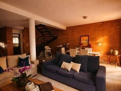 VENDO 2 DUPLEX JUNTOS EN LA MEJOR ZONA DE MBURUCUYA