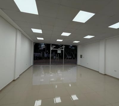SALONES COMERCIALES EN ALQUILER 85 M² C/U - ZONA 100% COMERCIAL EN LA CIUDAD DE CONCEPCIÓN