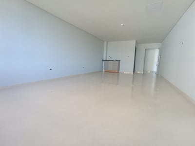 ALQUILO MODERNA OFICINA DE 45 m2 a ESTRENAR, CDE