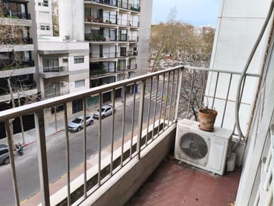 Vista despejada, cerquita del Parque