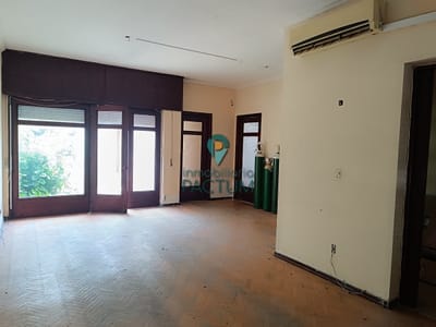 Se Vende Casa Padrón Único 5 Dormitorios 3 Baños Fondo Parrillero Azotea Terreno: 439 M2. Gran Potencial Para Vivienda, Empresa, Clínica Médica O Desarrollo De Proyecto En Tres Cruces