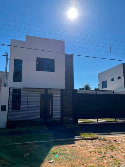 Duplex en Luque, Zona Madero