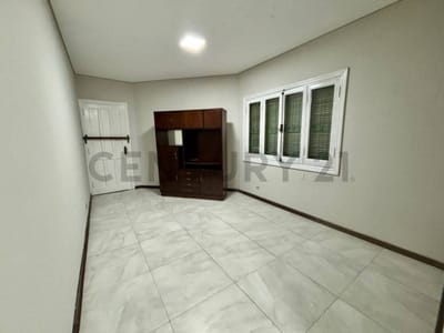 Casa Comercial en Alquiler sobre Av. Mariscal López