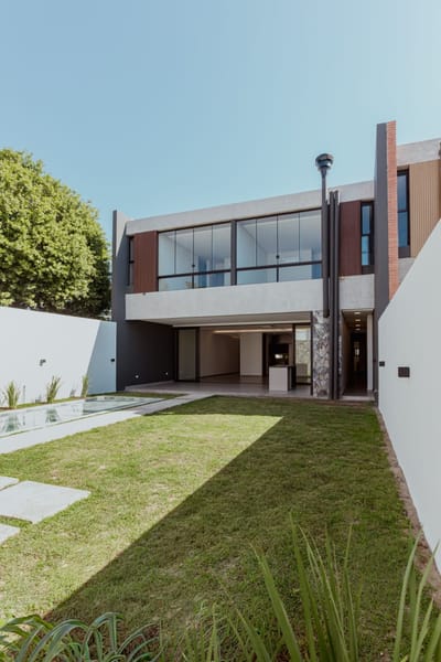 Casa moderna a estrenar zona Barrio Mburucuya - Asunción