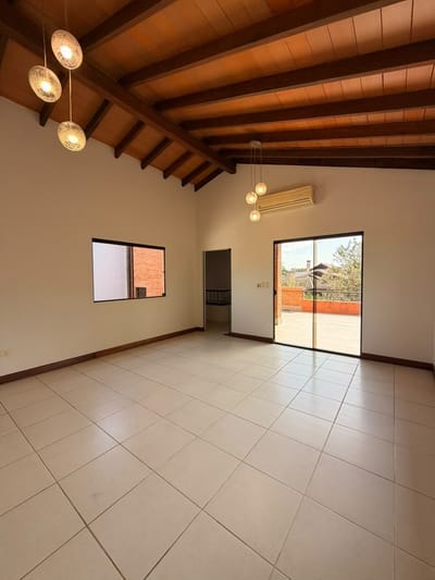 ALQUILO HERMOSO TRIPLEX DE 3 DORMITORIOS EN HERRERA