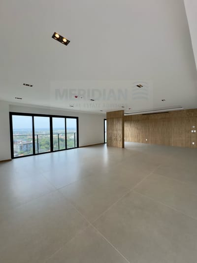 Penthouse a estrenar en VENTA!! A pasos del Shopping en la galería.